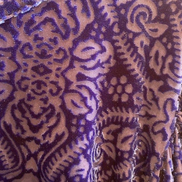 Talbots Velvet Burnout Mosaic Long Sleeve Floral Blouse Royal Blue Size LARGE - Picture 5 of 7